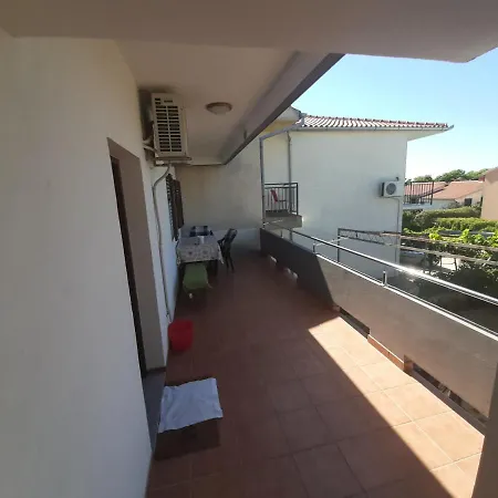 Ivan Perkov Tomas Bilo Appartement *