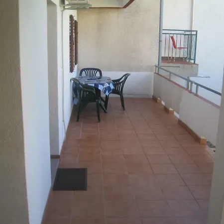 Ivan Perkov Tomas Bilo شقة