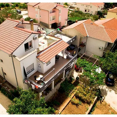 Ivan Perkov Tomas Bilo Appartement Primošten