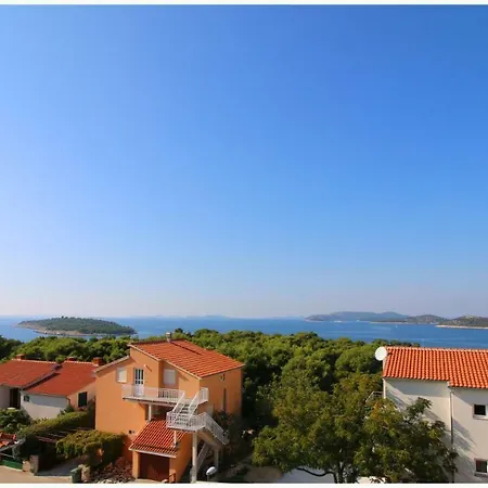 Ivan Perkov Tomas Bilo *