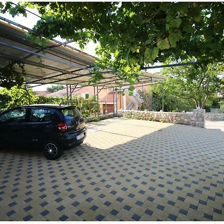 Lägenhet Ivan Perkov Tomas Bilo *