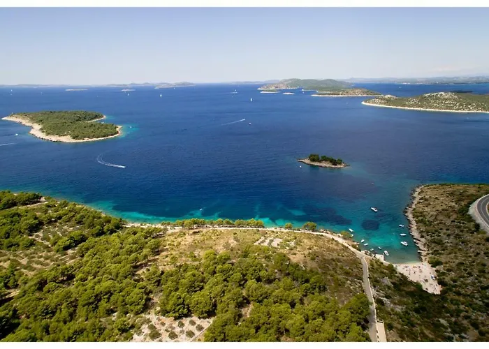 Ivan Perkov Tomas Bilo *