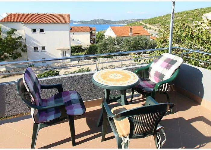 Ivan Perkov Tomas Bilo Lägenhet *