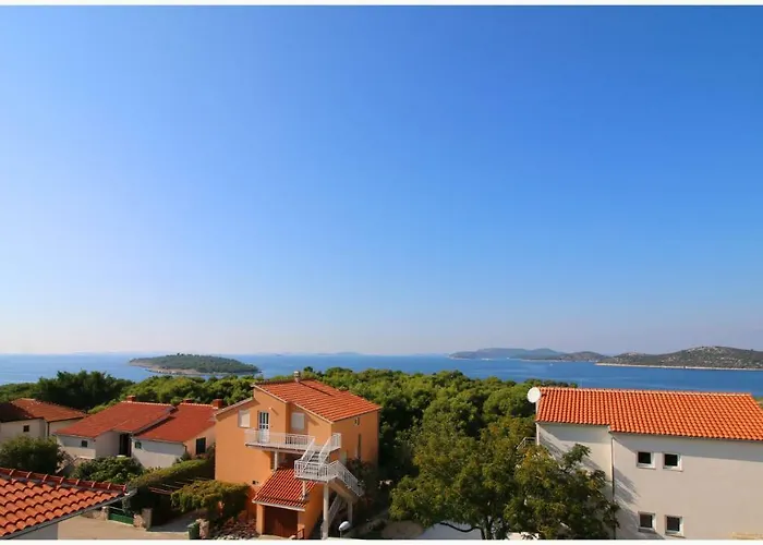 Ivan Perkov Tomas Bilo *